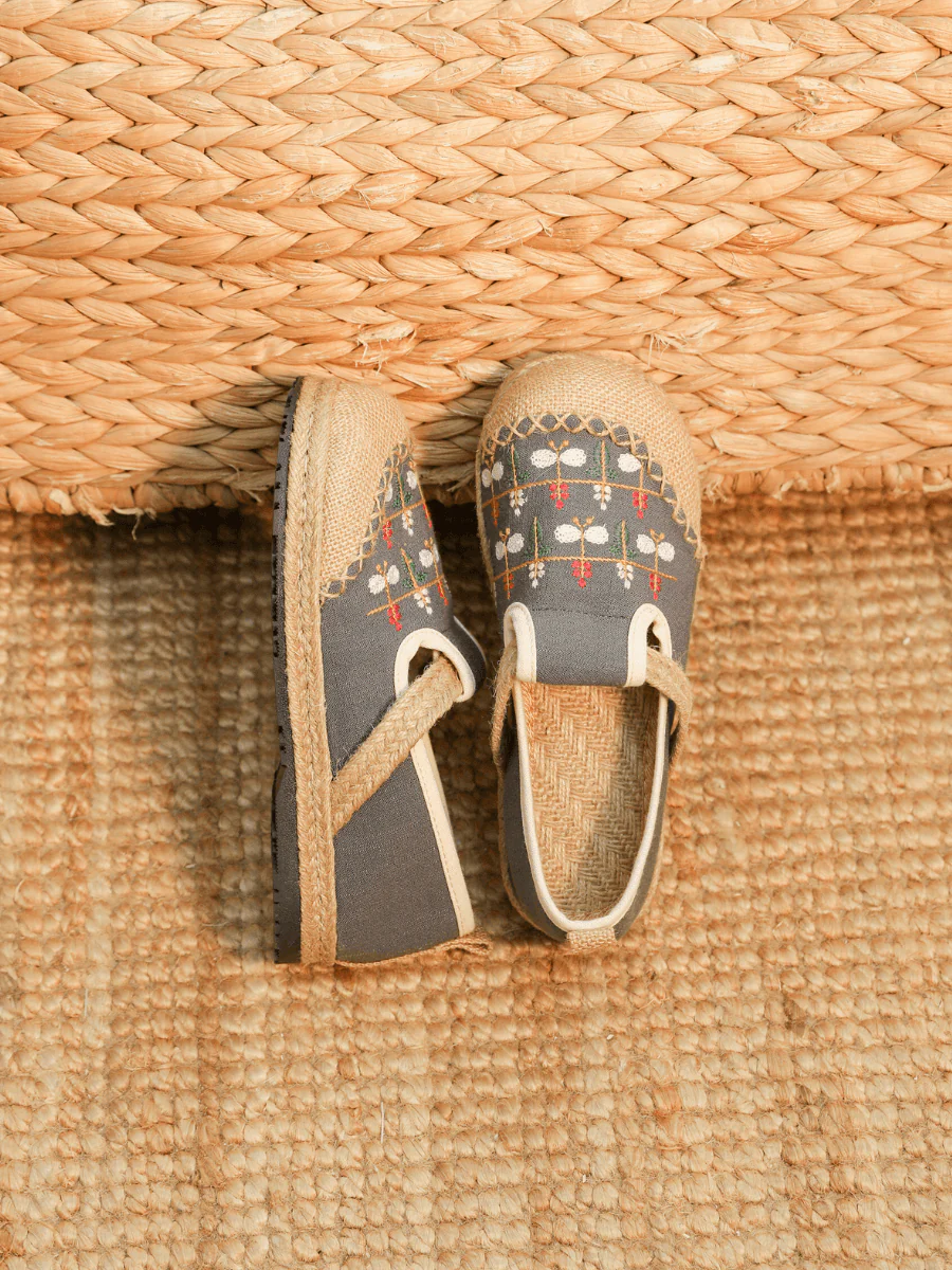 CACTUS ROSE | SWEET GARDEN EMBROIDERED LINEN ESPADRILLE - GREY - Image 2