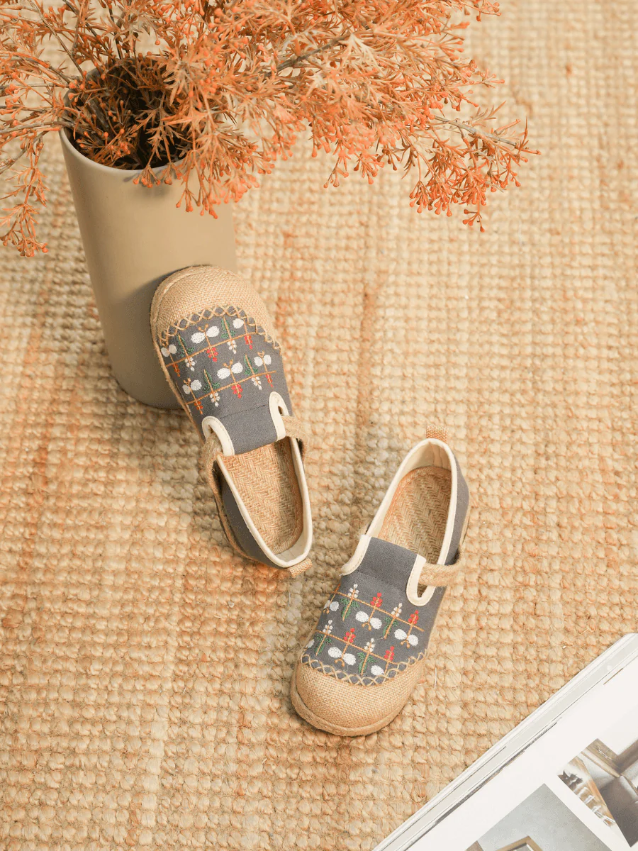 CACTUS ROSE | SWEET GARDEN EMBROIDERED LINEN ESPADRILLE - GREY - Image 3