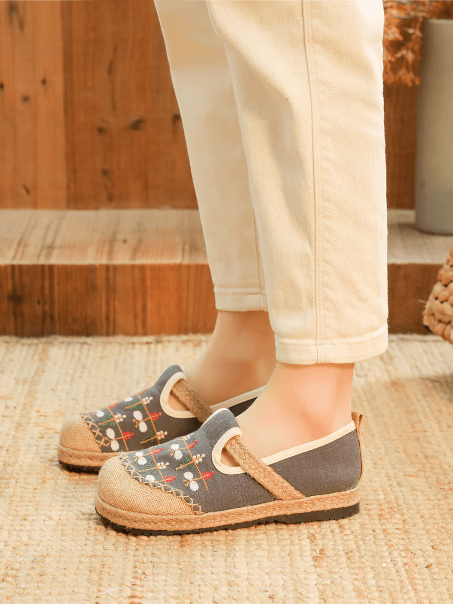 CACTUS ROSE | SWEET GARDEN EMBROIDERED LINEN ESPADRILLE - GREY - Image 5