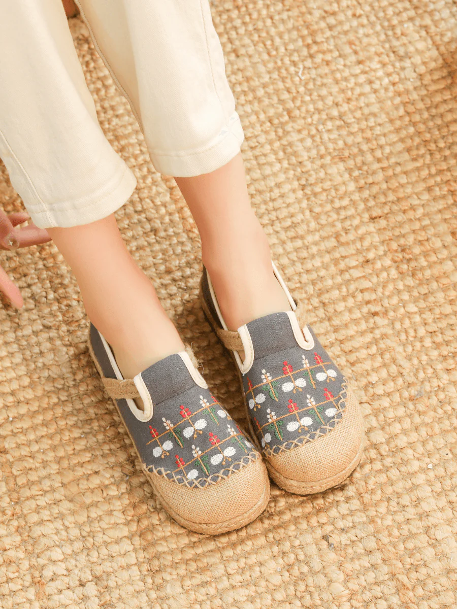 CACTUS ROSE | SWEET GARDEN EMBROIDERED LINEN ESPADRILLE - GREY - Image 6