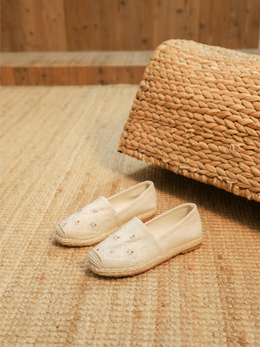 CACTUS ROSE | TWIN FLOWER EMBROIDERED LINEN ESPADRILLES - APRICOT - Image 4