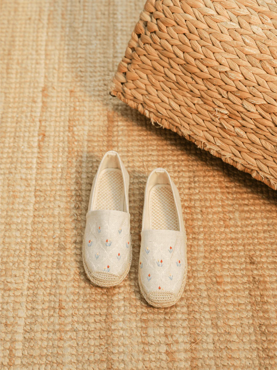 CACTUS ROSE | TWIN FLOWER EMBROIDERED LINEN ESPADRILLES - APRICOT - Image 5