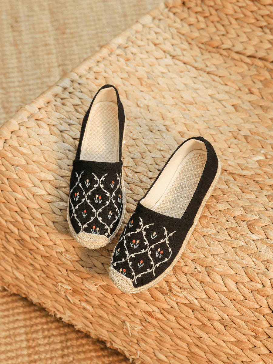 CACTUS ROSE | TWIN FLOWER EMBROIDERED LINEN ESPADRILLES - BLACK - Image 3