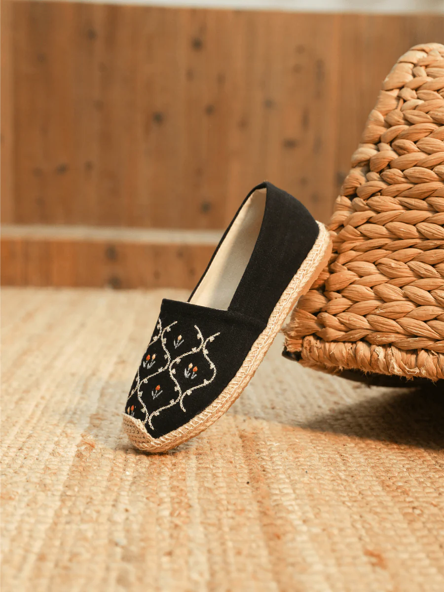 CACTUS ROSE | TWIN FLOWER EMBROIDERED LINEN ESPADRILLES - BLACK - Image 4