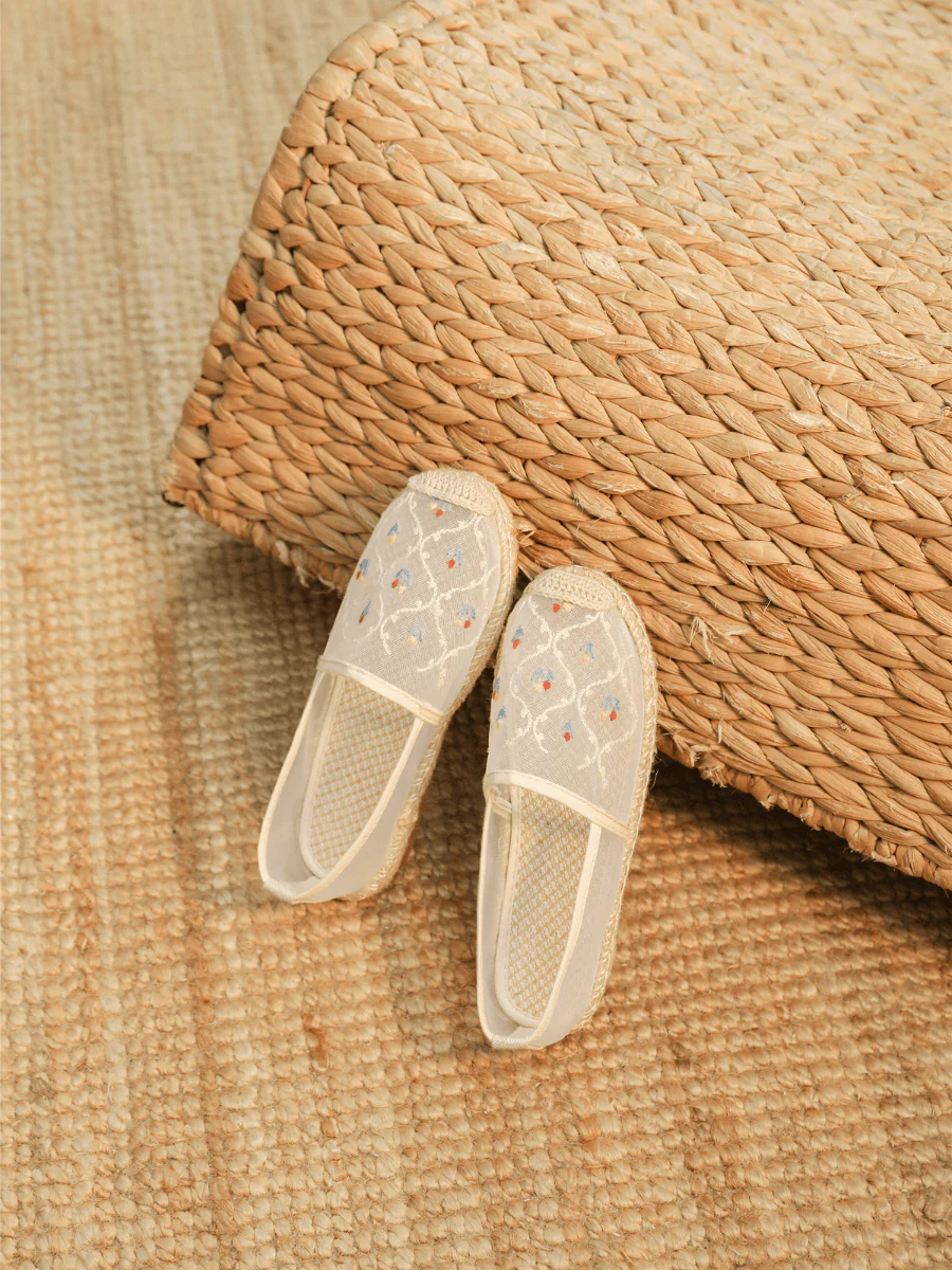 CACTUS ROSE | TWIN FLOWER EMBROIDERED LINEN ESPADRILLES - WHITE - Image 5