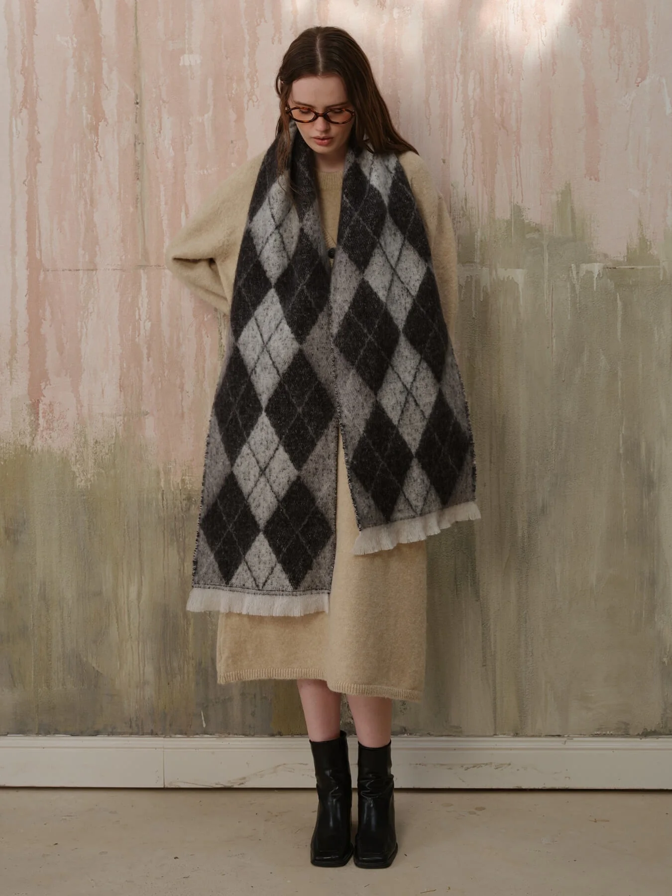 Chill Edit Diamond Contrast Scarf - grey - Image 2