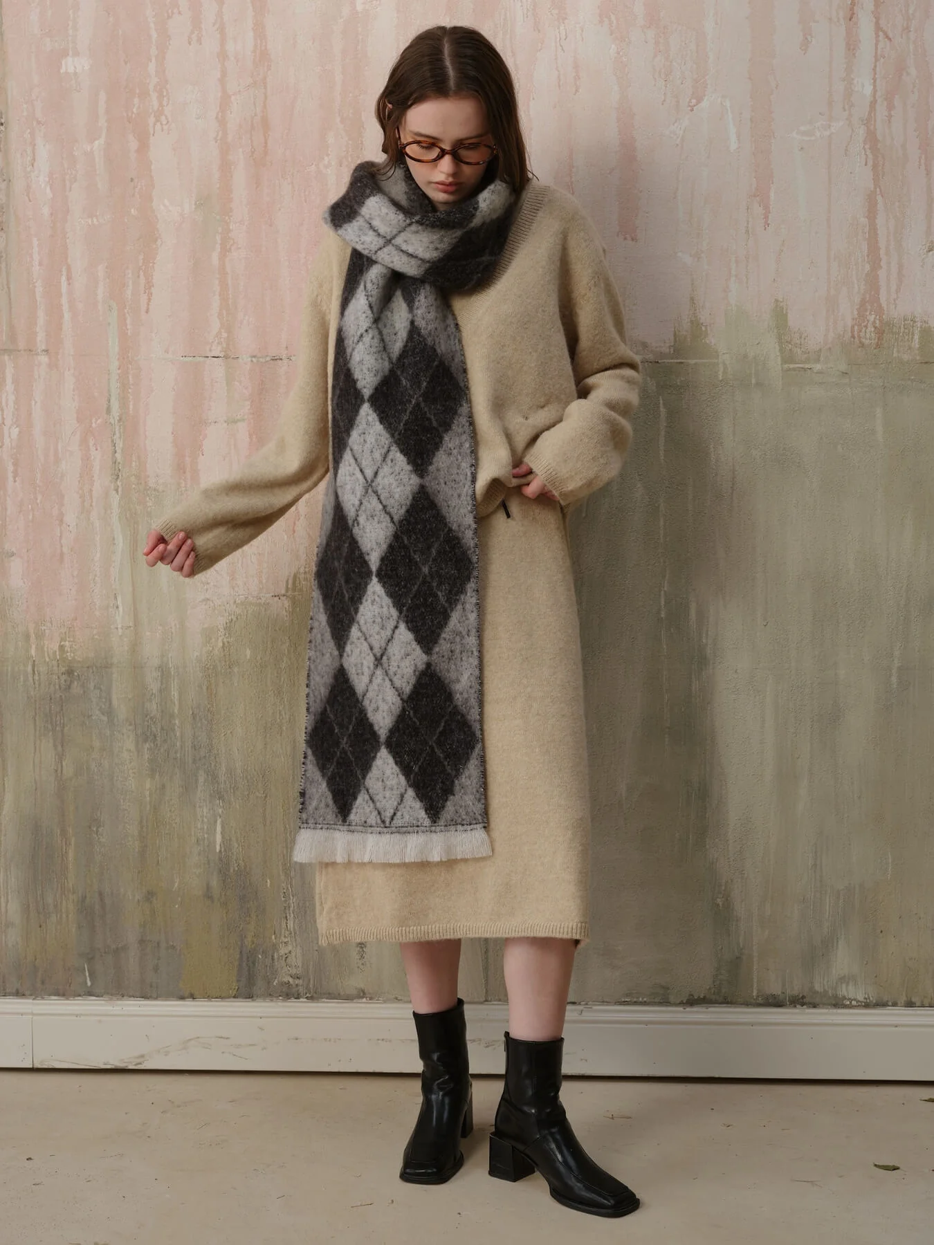 Chill Edit Diamond Contrast Scarf - grey - Image 3