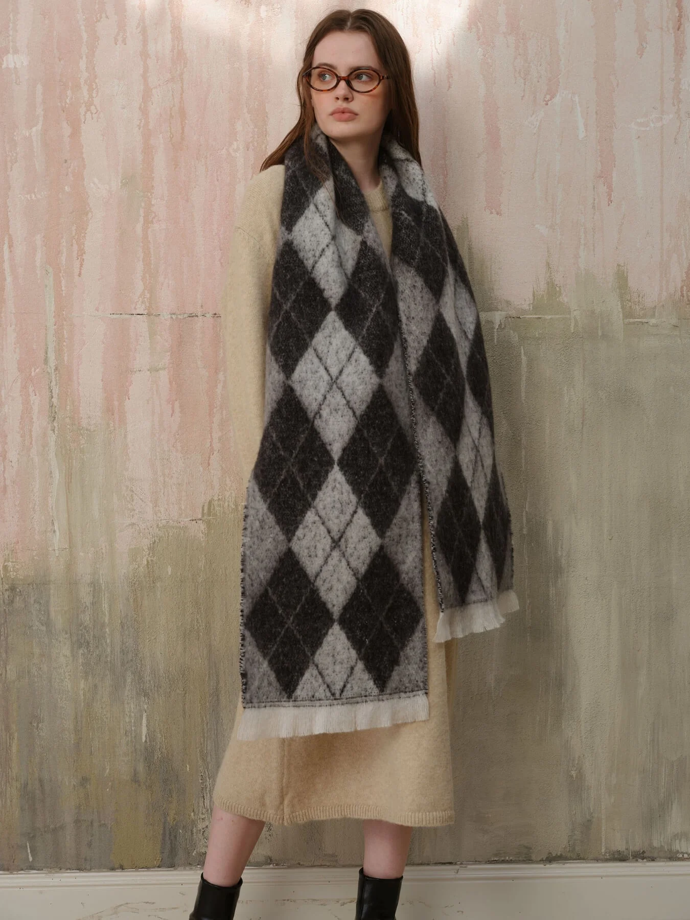 Chill Edit Diamond Contrast Scarf - grey - Image 5