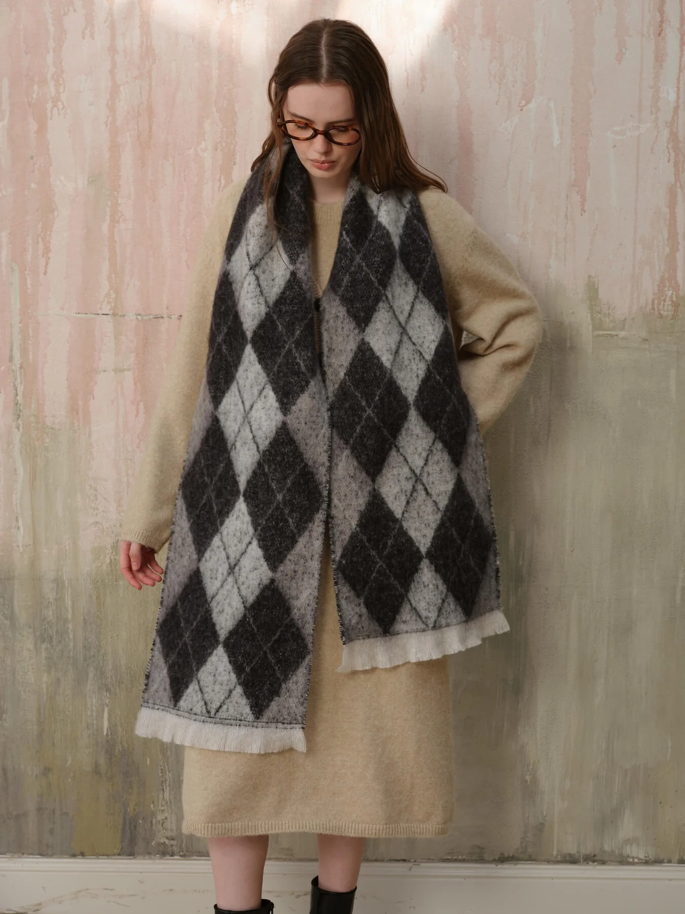 Chill Edit Diamond Contrast Scarf - grey - Image 7