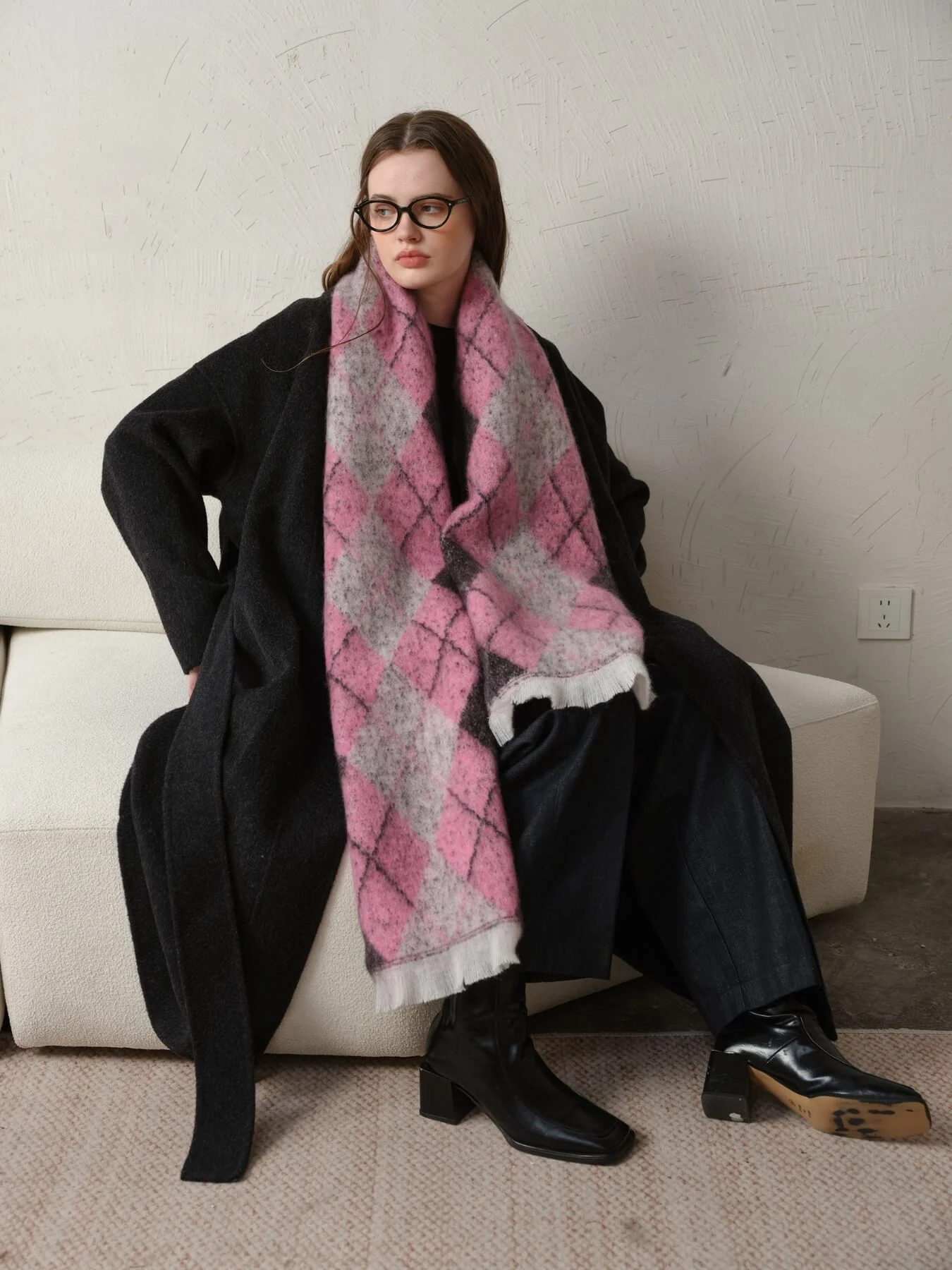 Chill Edit Diamond Contrast Scarf - pink - Image 2
