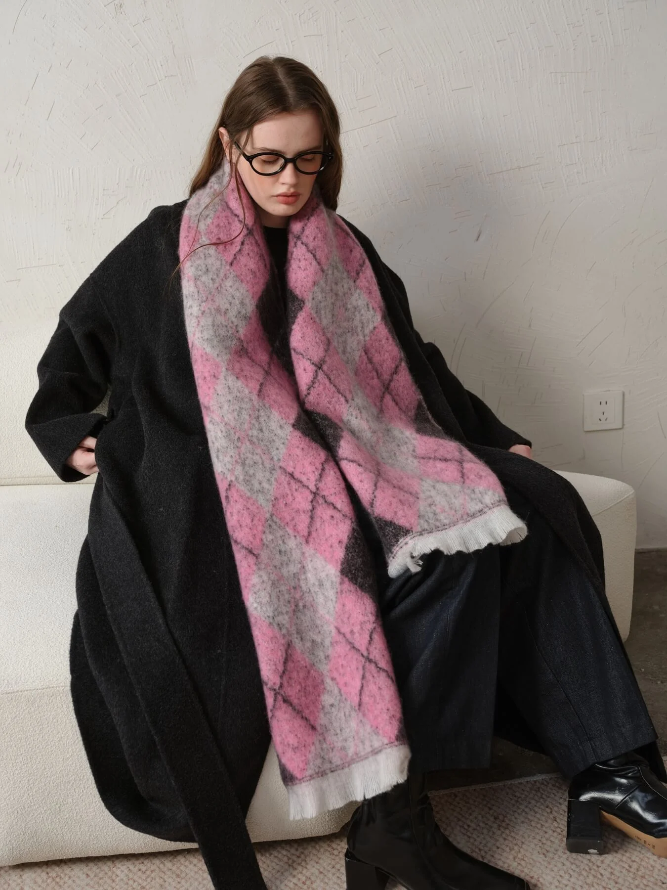 Chill Edit Diamond Contrast Scarf - pink - Image 3