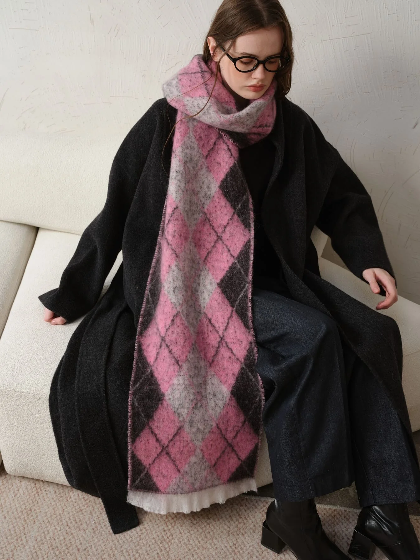 Chill Edit Diamond Contrast Scarf - pink - Image 4