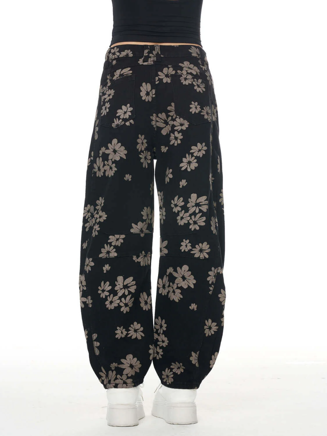Classic Mid Waisted Barrel Jeans - black - Image 6