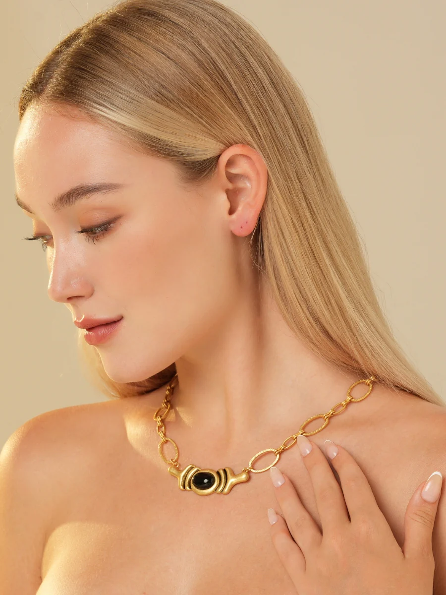 Colosseum Obsidian Necklace - Image 5