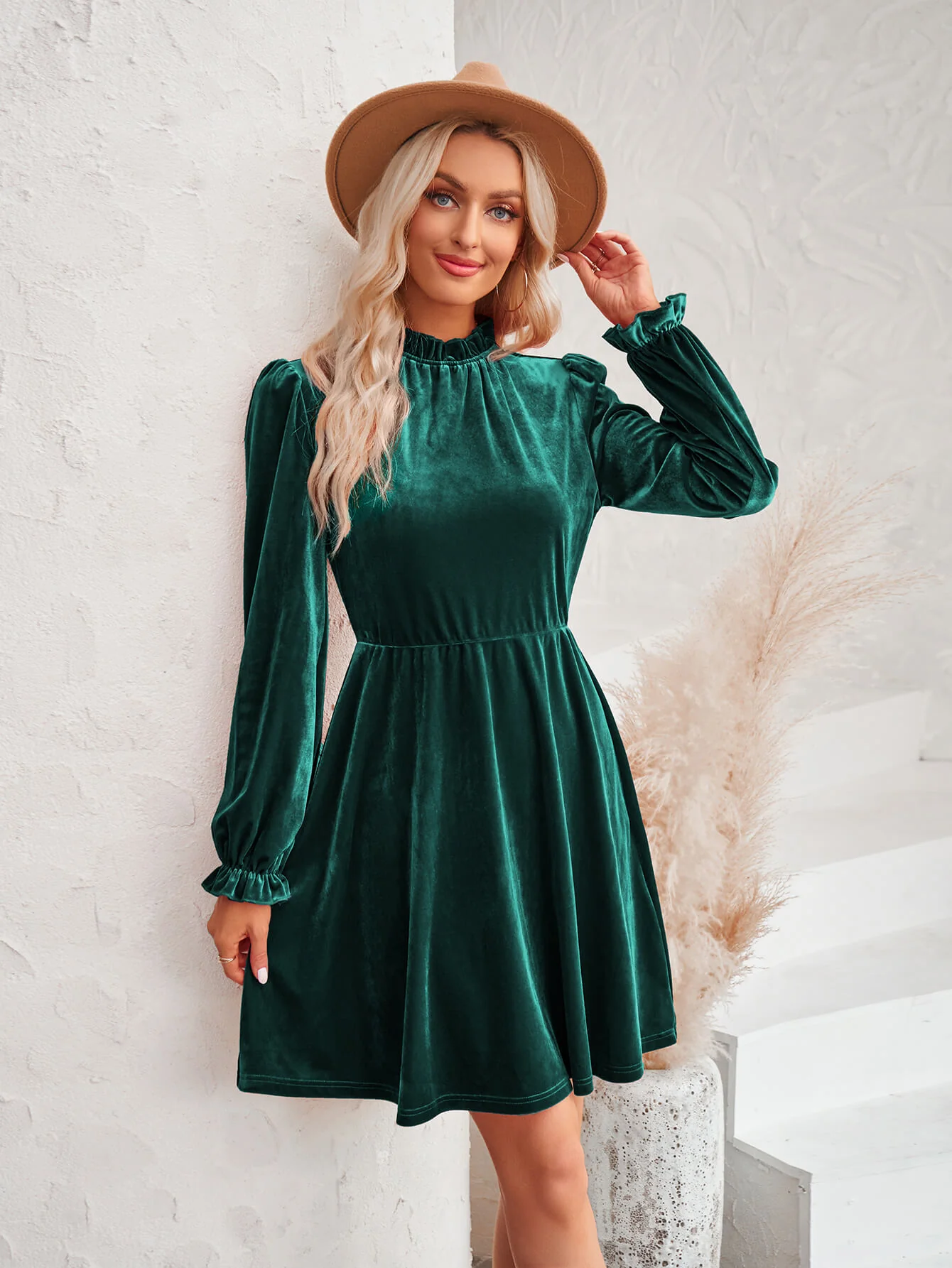 Cosmo Please Velvet Mini Dress - Emerald - Image 4