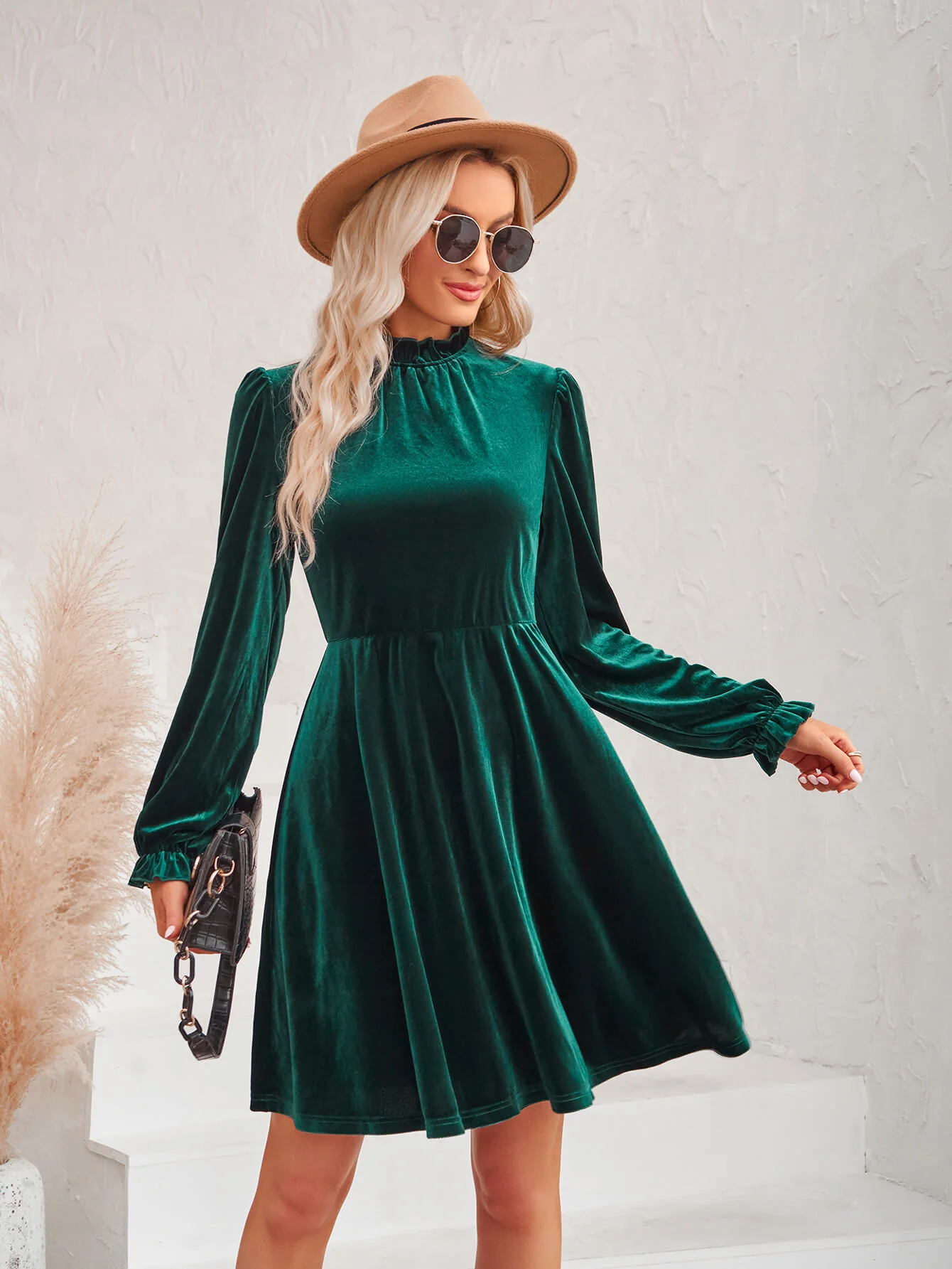 Cosmo Please Velvet Mini Dress - Emerald - Image 5