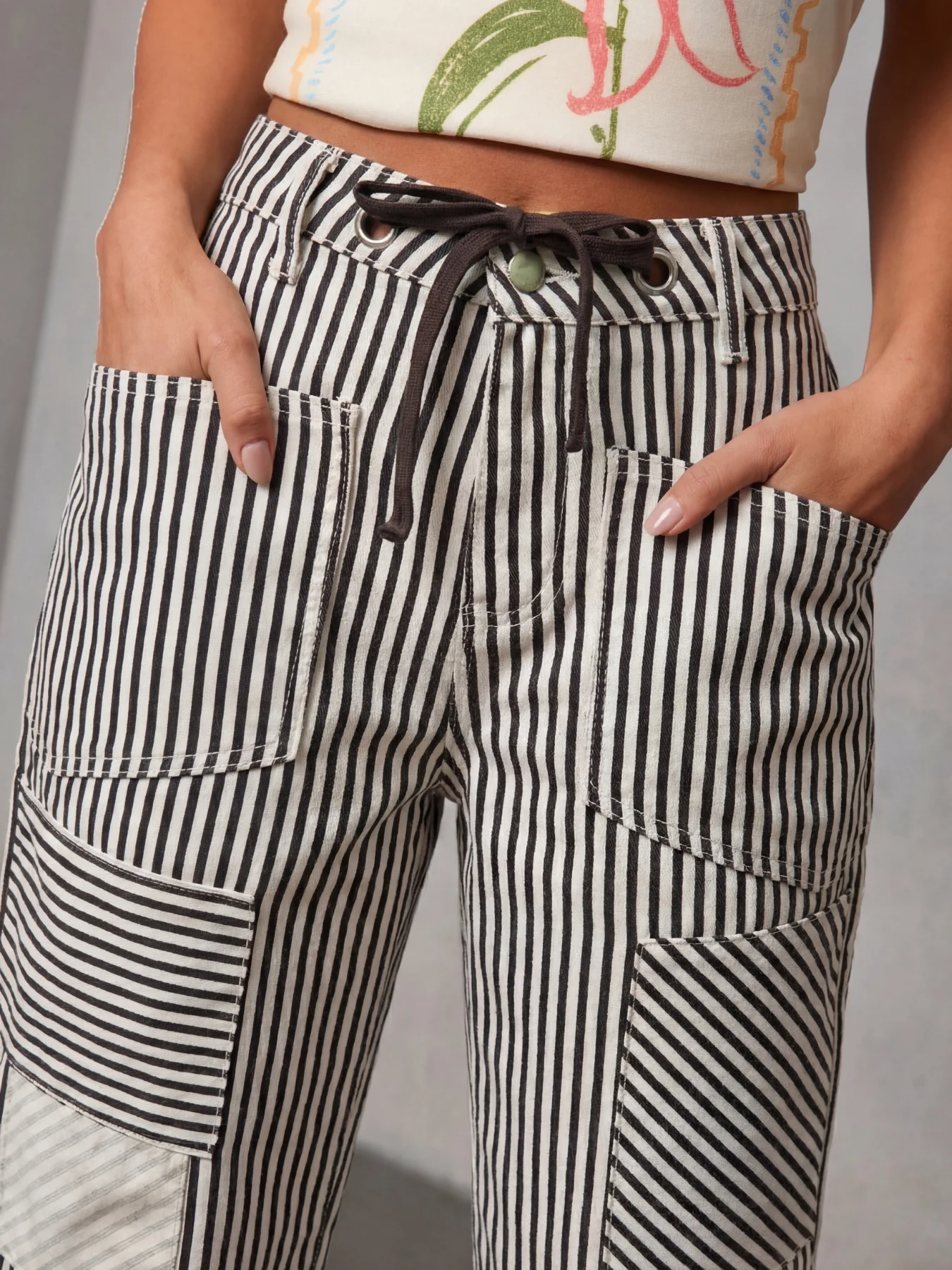 Delicate Patch Work Striped Drawstring Barrel Jean - chocolate - Image 3