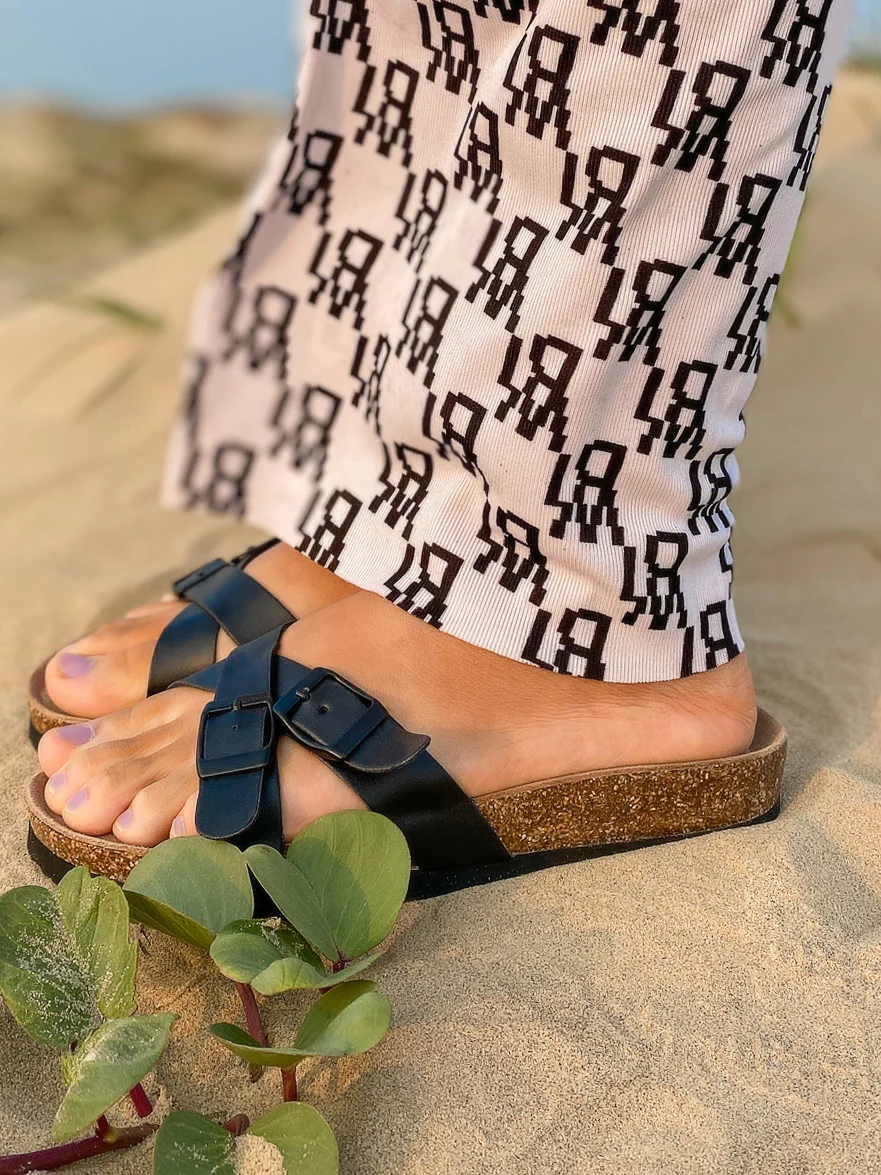 Double-Buckle-up Crisscross Slide Sandals Sliders - Maibulun - Image 7
