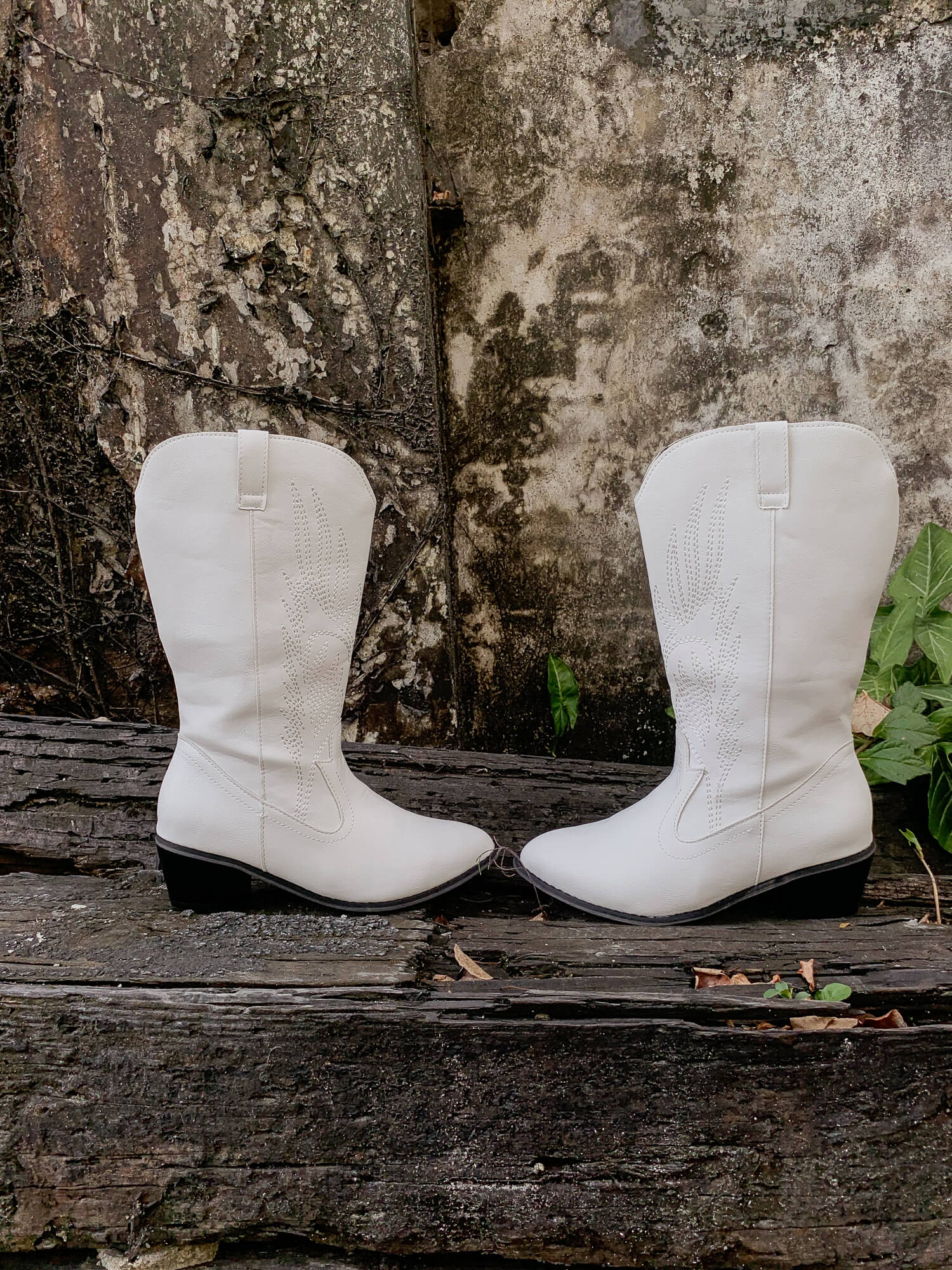 En Bloom | Vinny Wing Embroidered Western Knee Boots - White - Image 7