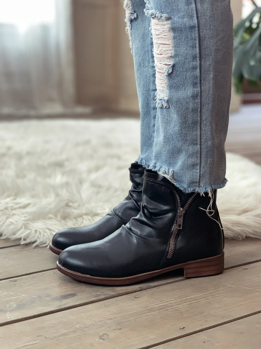 En Bloom | Black Side Zip Ruched Ankle Boot - Image 2