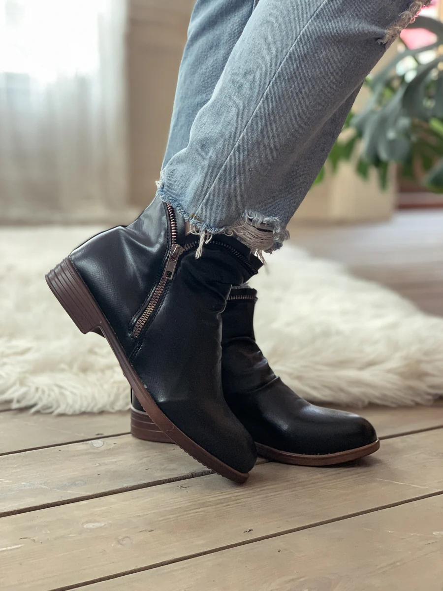 En Bloom | Black Side Zip Ruched Ankle Boot - Image 4