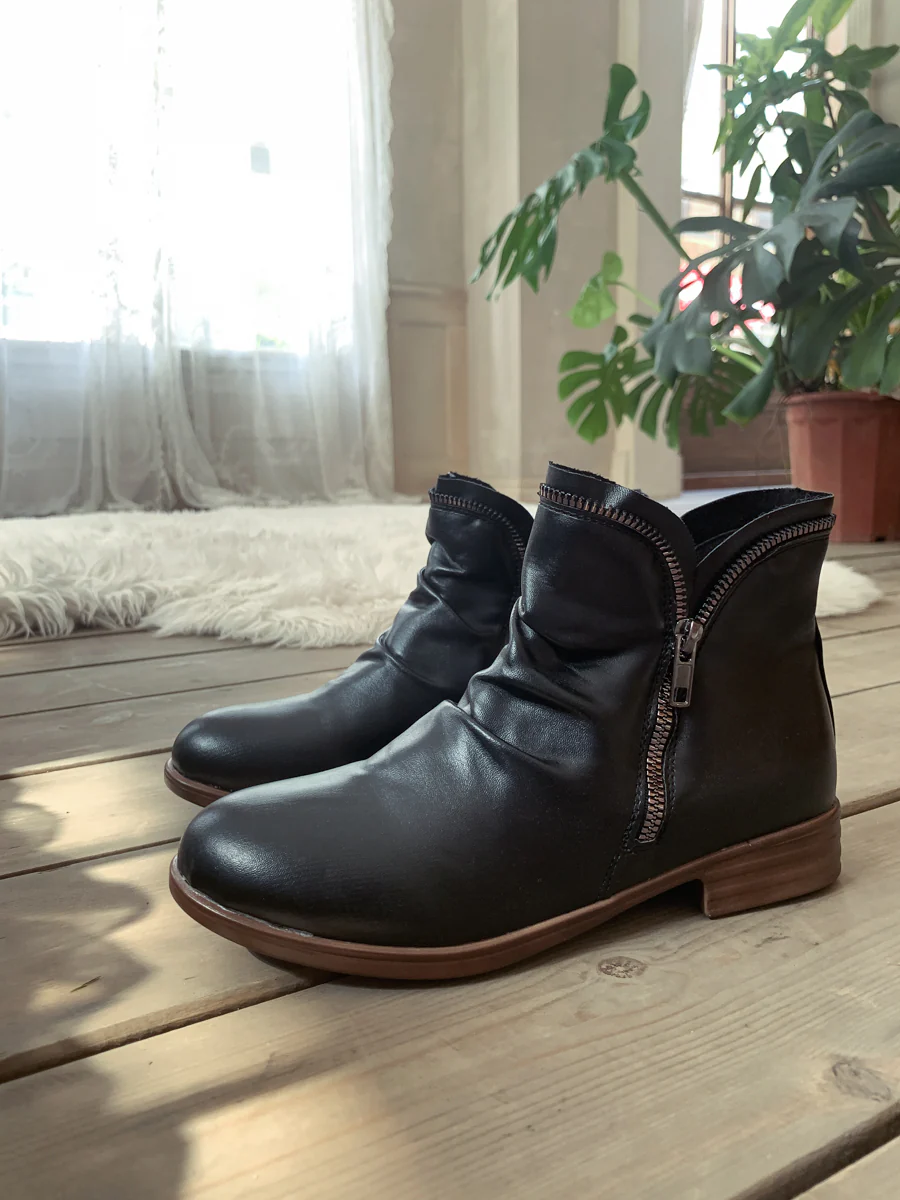 En Bloom | Black Side Zip Ruched Ankle Boot - Image 6