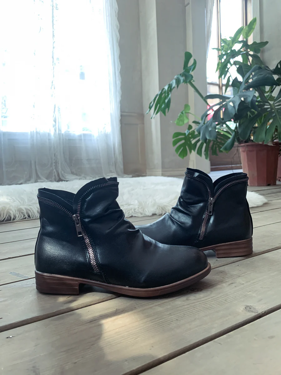 En Bloom | Black Side Zip Ruched Ankle Boot - Image 7