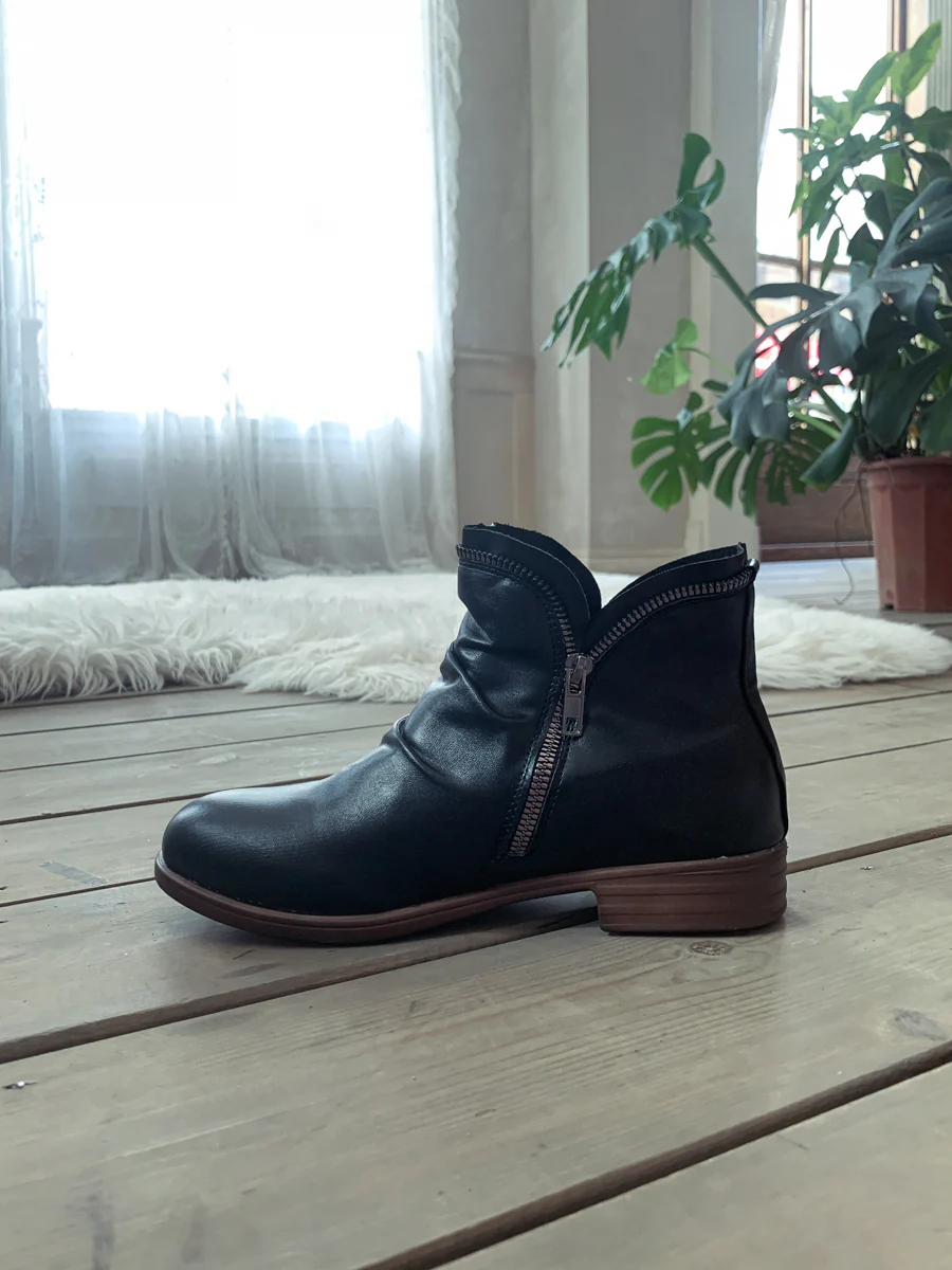 En Bloom | Black Side Zip Ruched Ankle Boot - Image 9