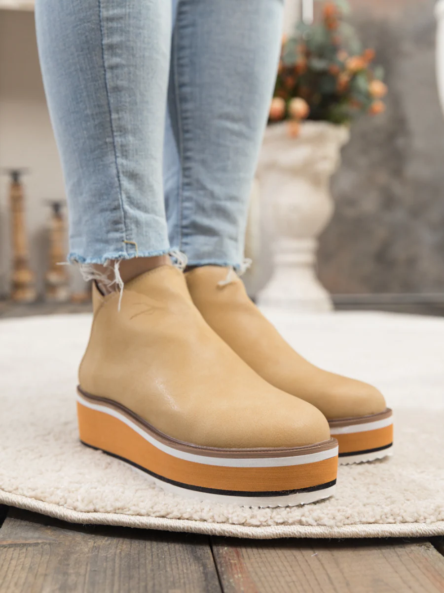 En Bloom | Eazy Platform Ankle Boots - Beige - Image 2