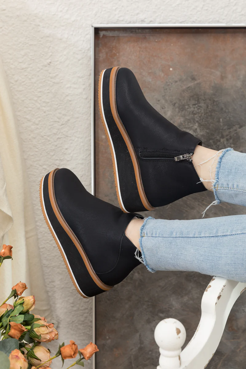 En Bloom | Eazy Platform Ankle Boot - Black - Image 10