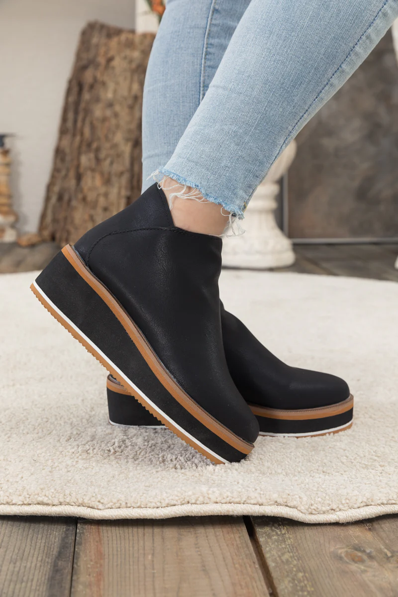 En Bloom | Eazy Platform Ankle Boot - Black - Image 2