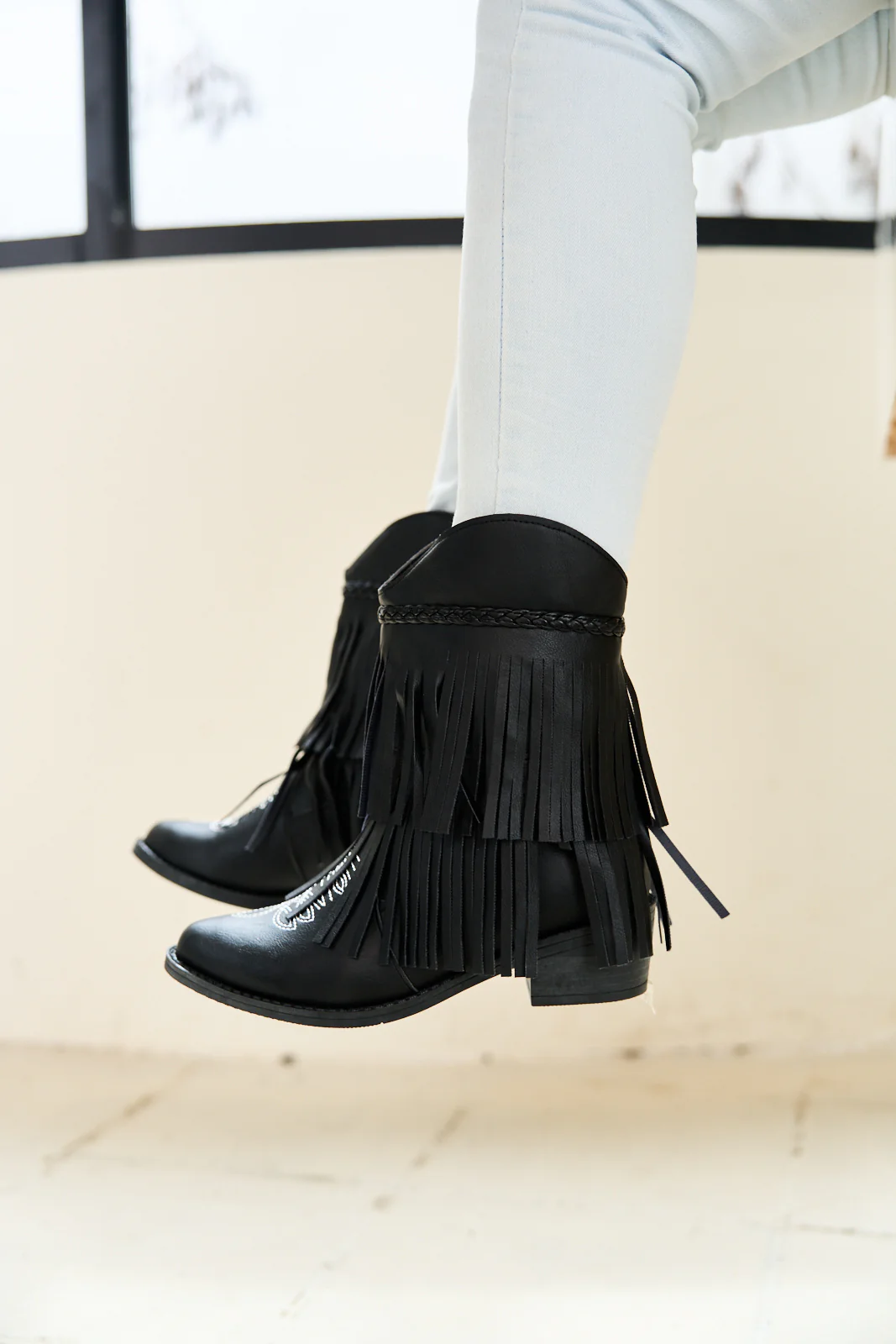 En Bloom | Jelena Fringe Western Cowboy Boots - Black - Image 7