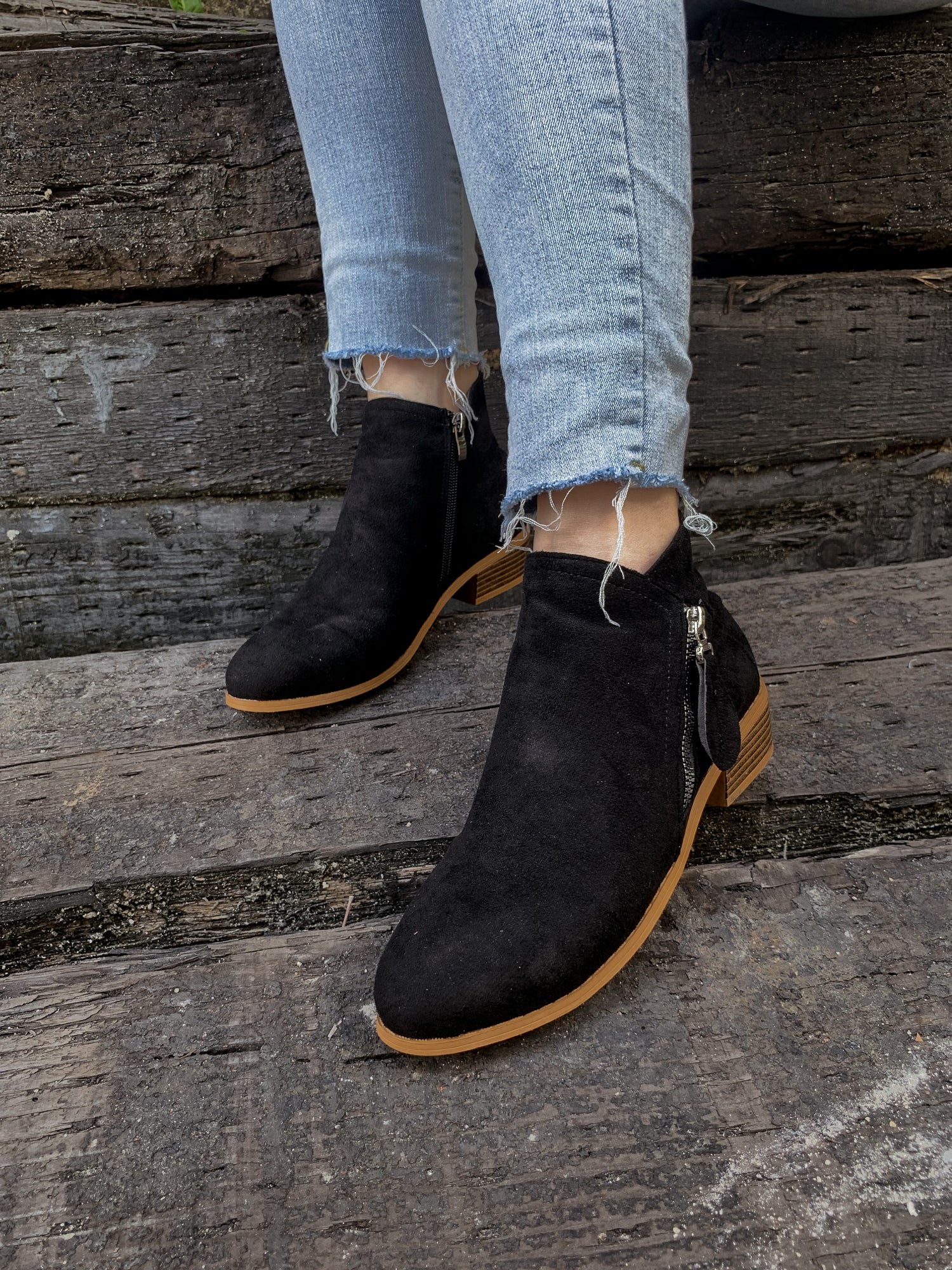 En Bloom | Classic Low Ankle Boots - Black - Image 6