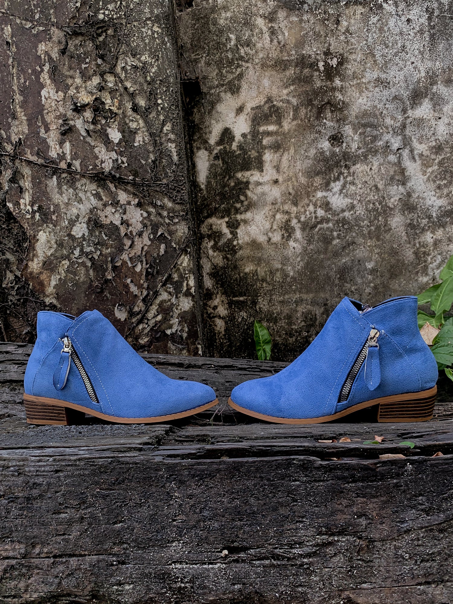 En Bloom | Classic Low Ankle Boots - Blue - Image 5