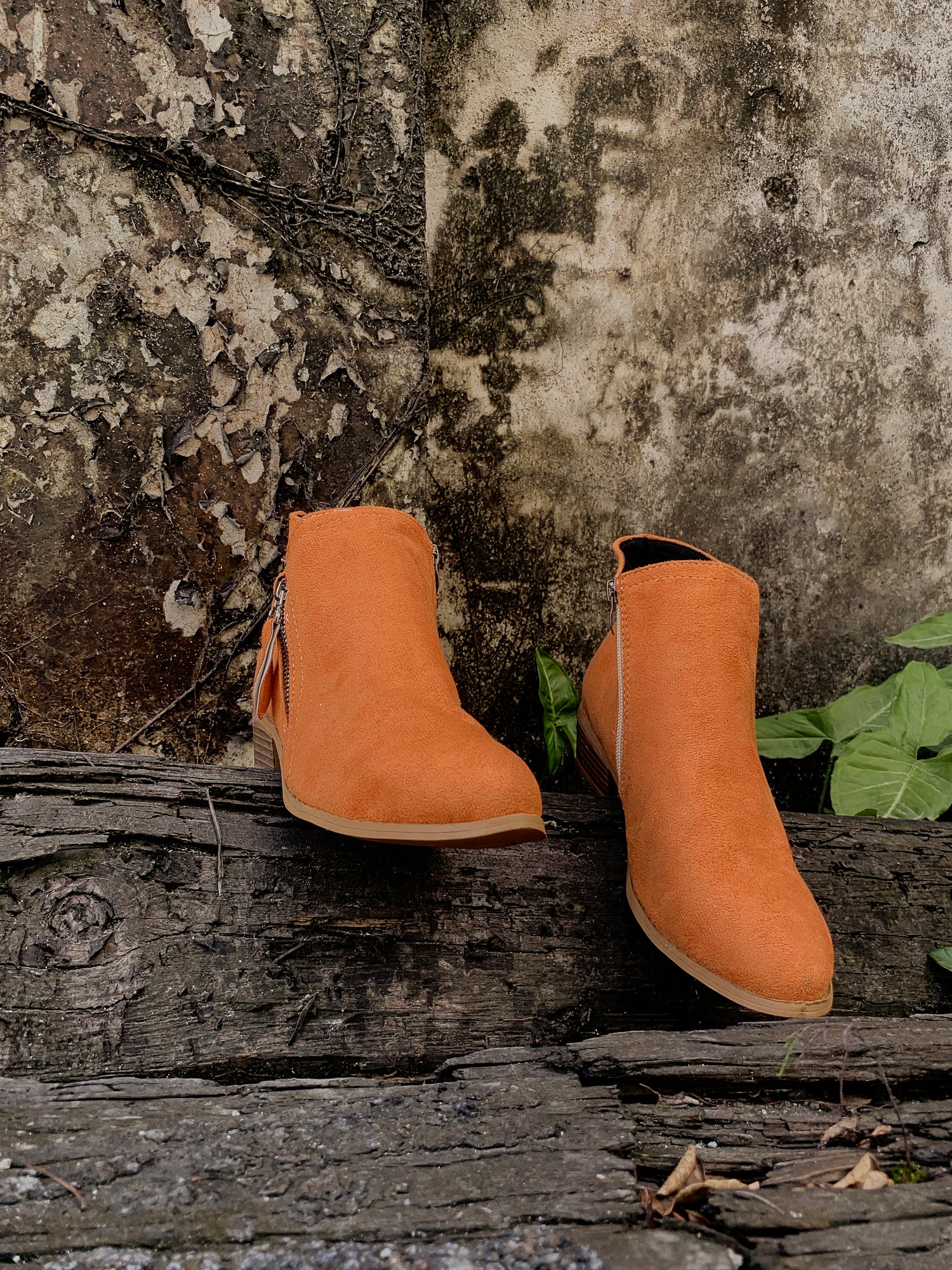 En Bloom | Classic Low Ankle Boots - Orange - Image 2