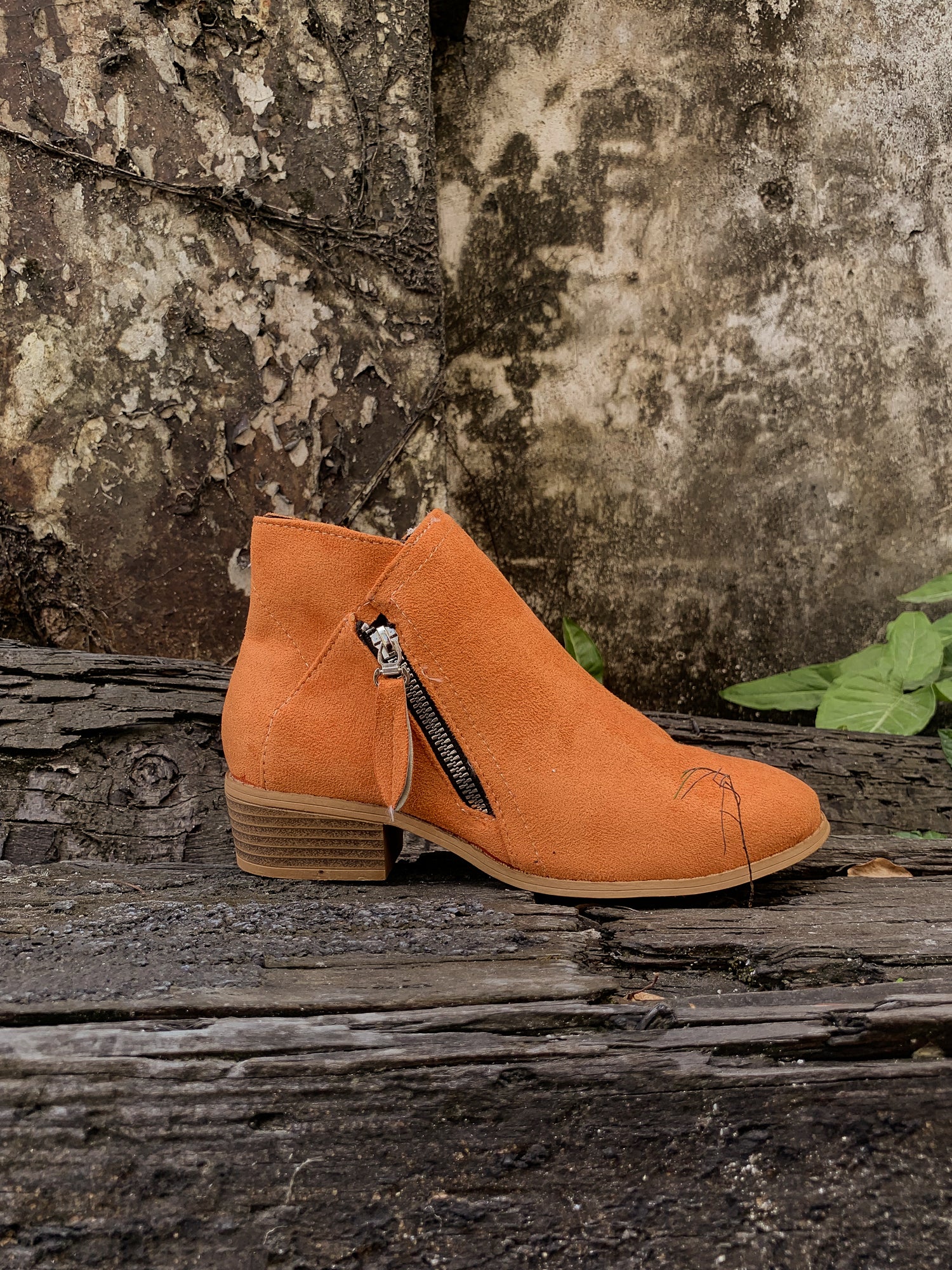 En Bloom | Classic Low Ankle Boots - Orange - Image 3