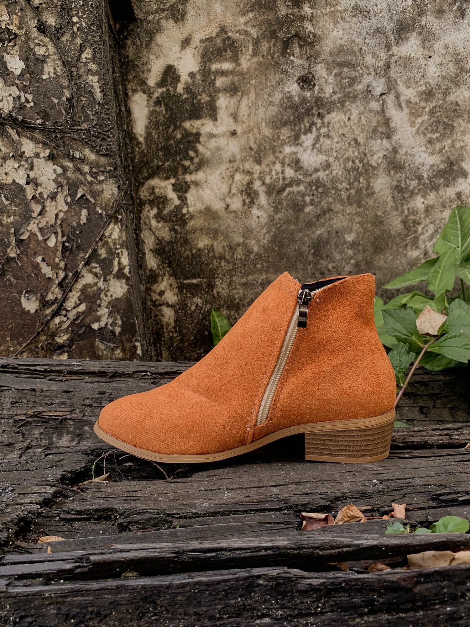 En Bloom | Classic Low Ankle Boots - Orange - Image 4