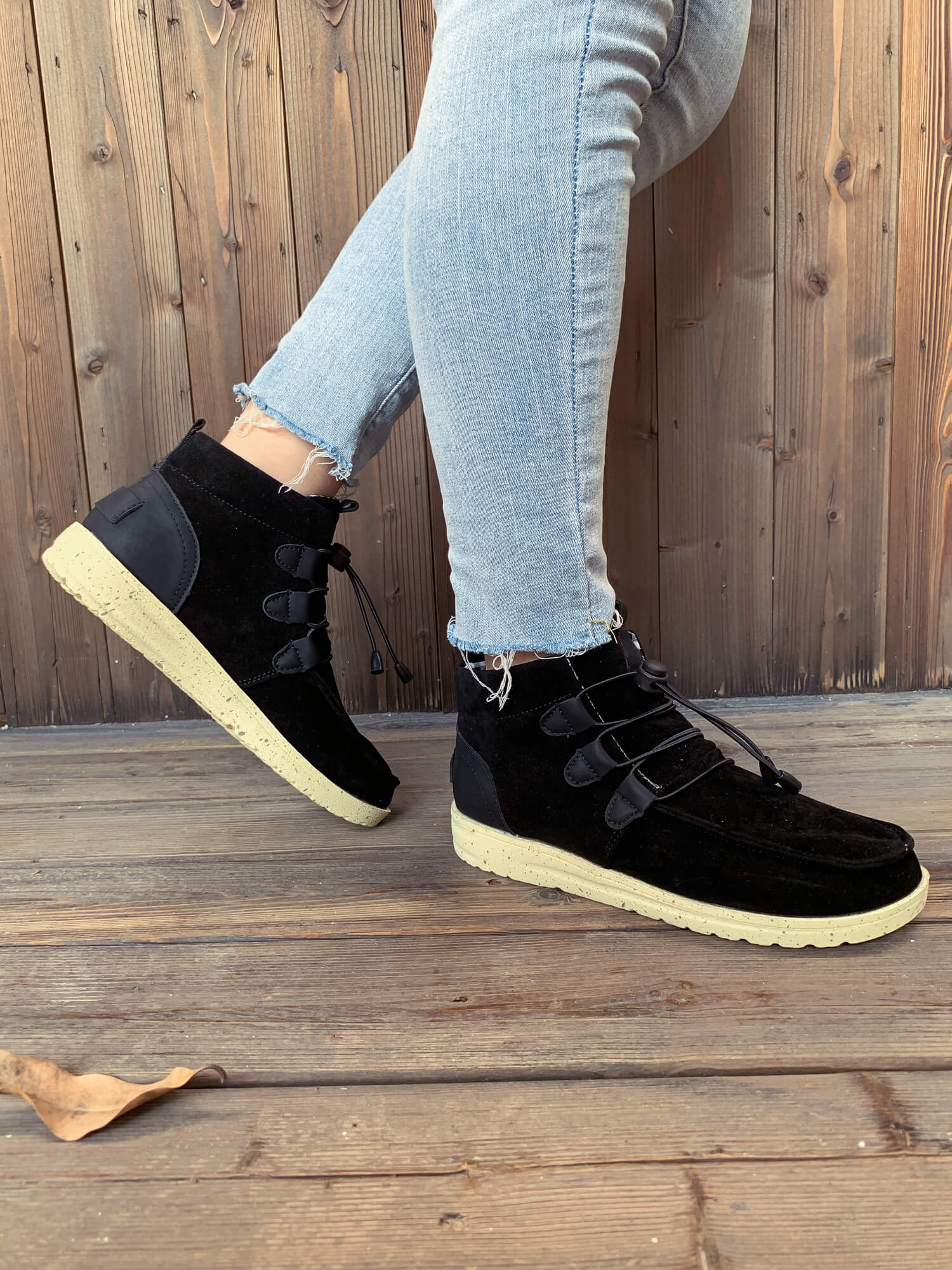 En Bloom | NIRVANA Bungee Lace-Up Casual Sneaker - Black - Image 5