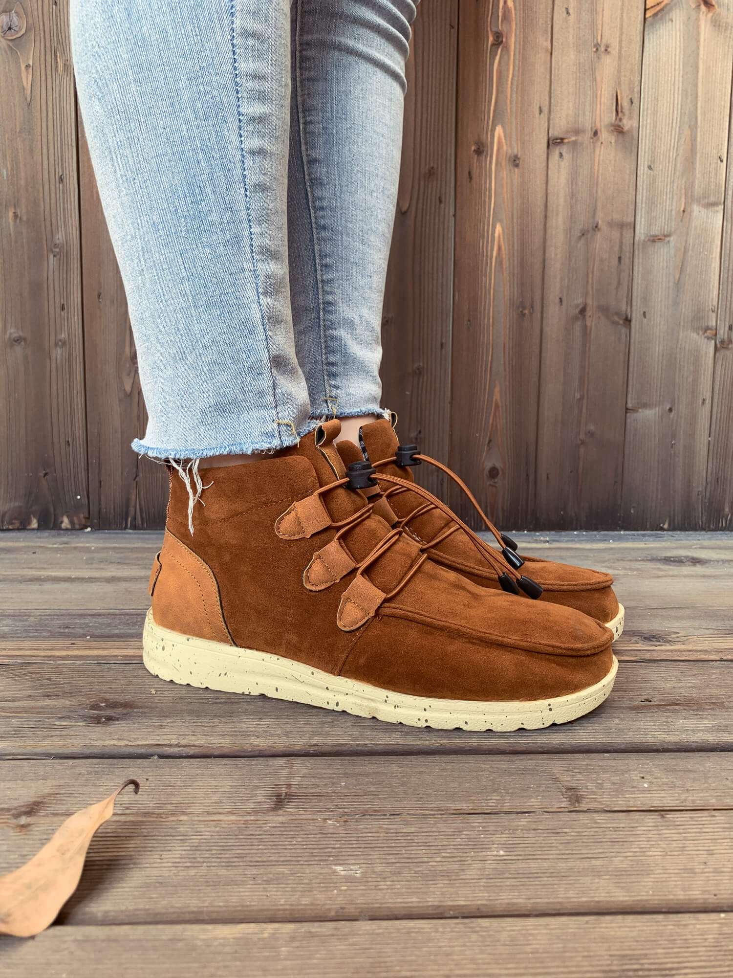 En Bloom | NIRVANA Bungee Lace-Up Sneaker - Chestnut - Image 3