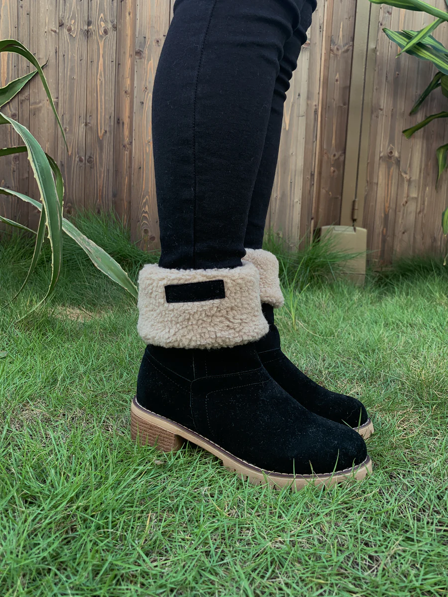 En Bloom | Plush-Lined Fold-Over Boots - Black - Image 2