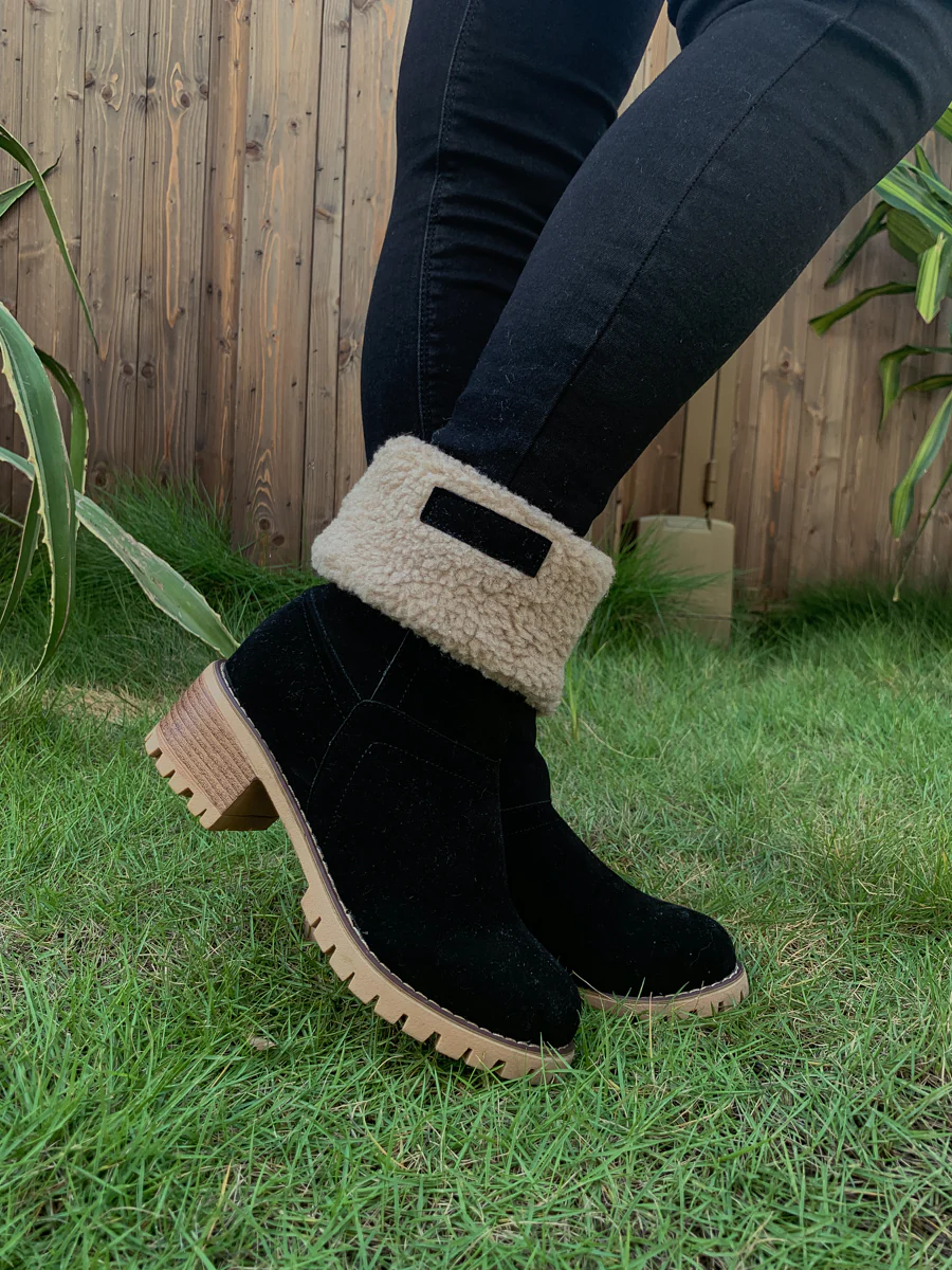 En Bloom | Plush-Lined Fold-Over Boots - Black - Image 5