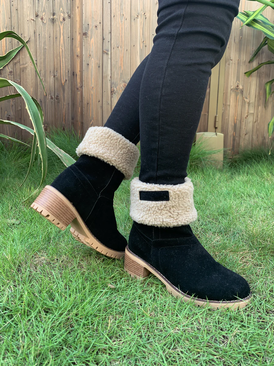 En Bloom | Plush-Lined Fold-Over Boots - Black - Image 7