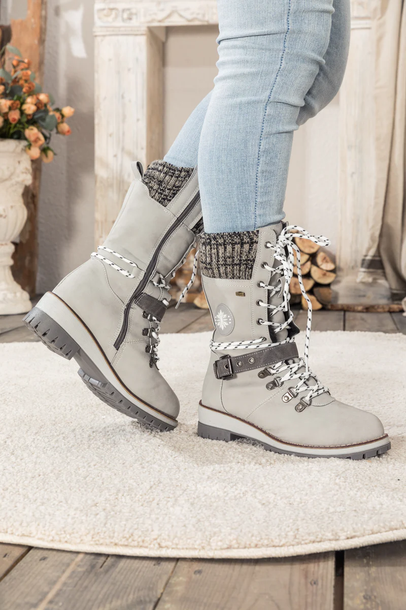 En Bloom | Ribbed-Cuff Buckle-Strap Boot - Ash - Image 10