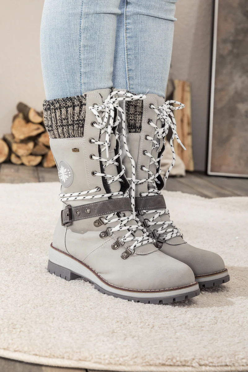 En Bloom | Ribbed-Cuff Buckle-Strap Boot - Ash - Image 2