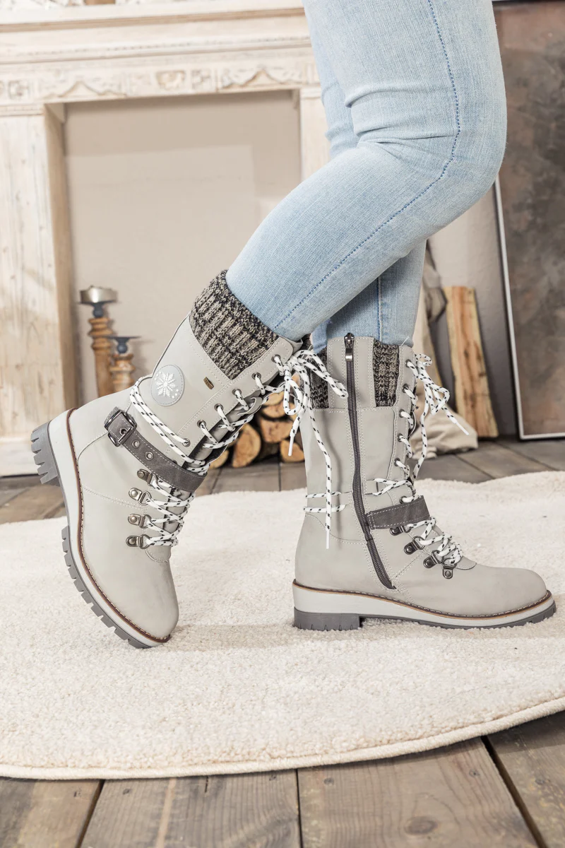 En Bloom | Ribbed-Cuff Buckle-Strap Boot - Ash - Image 6