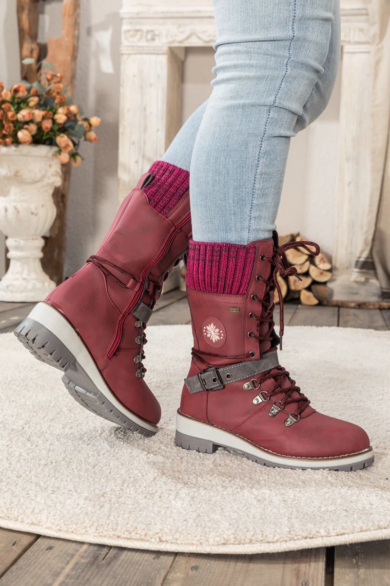 En Bloom | Ribbed-Cuff Buckle-Strap Boot - Red - Image 10