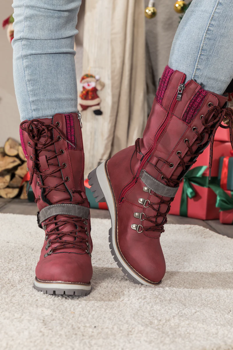 En Bloom | Ribbed-Cuff Buckle-Strap Boot - Red - Image 2