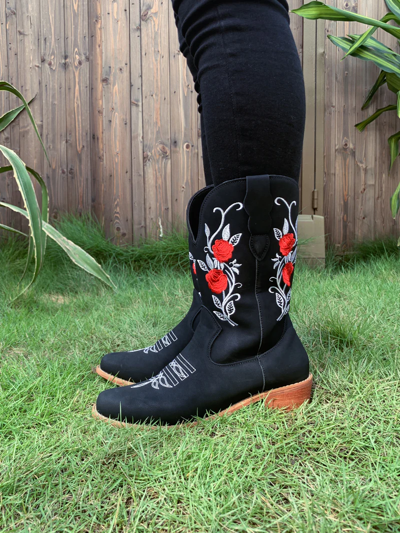En Bloom | Rose Embroidered Cowboy Boots - Black - Image 4