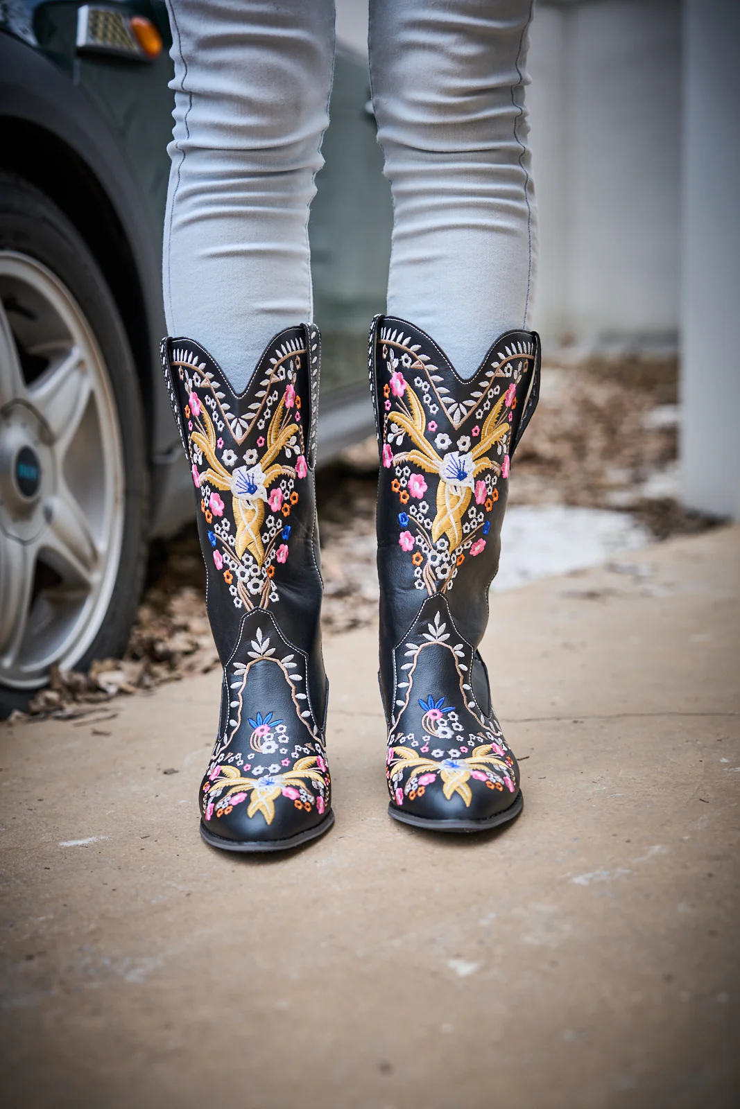 En Bloom | Santa Fe Floral Embroidered Western Knee Boots - Black - Image 2