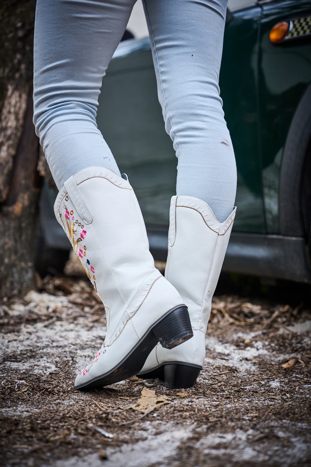 En Bloom | Santa Fe Floral Embroidered Western Knee Boots - White - Image 7